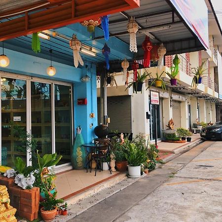 Aekkalukthai Hostel رايونغ المظهر الخارجي الصورة