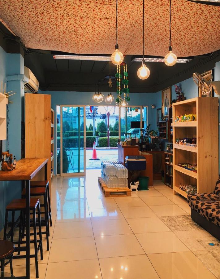 Aekkalukthai Hostel رايونغ المظهر الخارجي الصورة