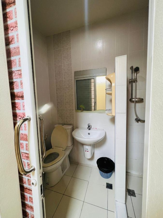 Aekkalukthai Hostel رايونغ المظهر الخارجي الصورة