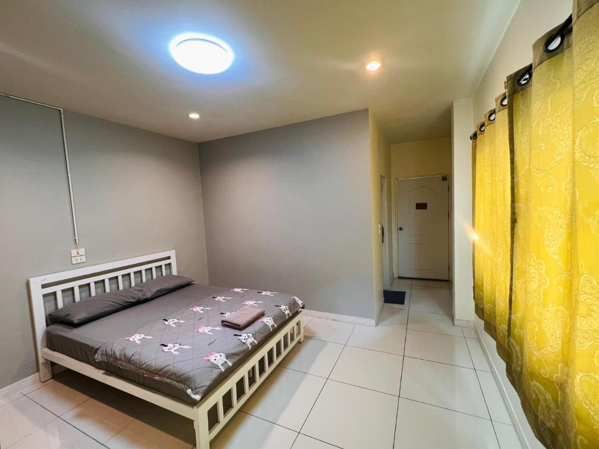 Aekkalukthai Hostel رايونغ المظهر الخارجي الصورة
