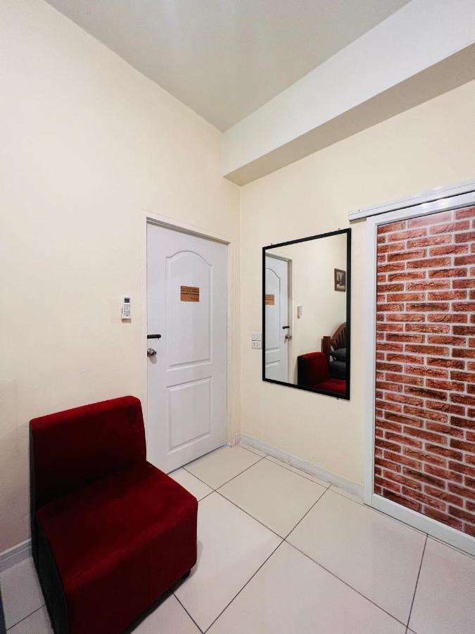 Aekkalukthai Hostel رايونغ المظهر الخارجي الصورة