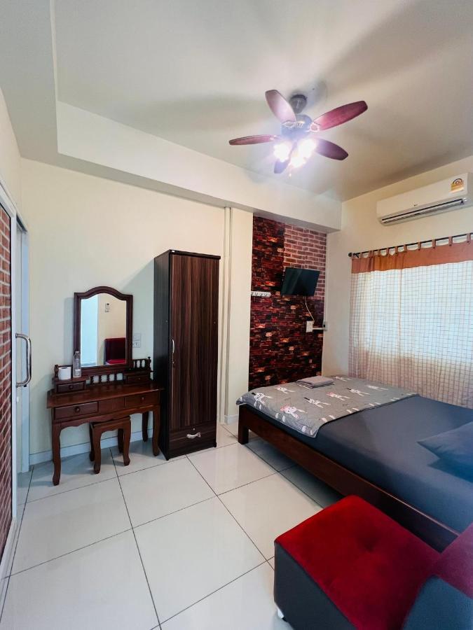 Aekkalukthai Hostel رايونغ المظهر الخارجي الصورة