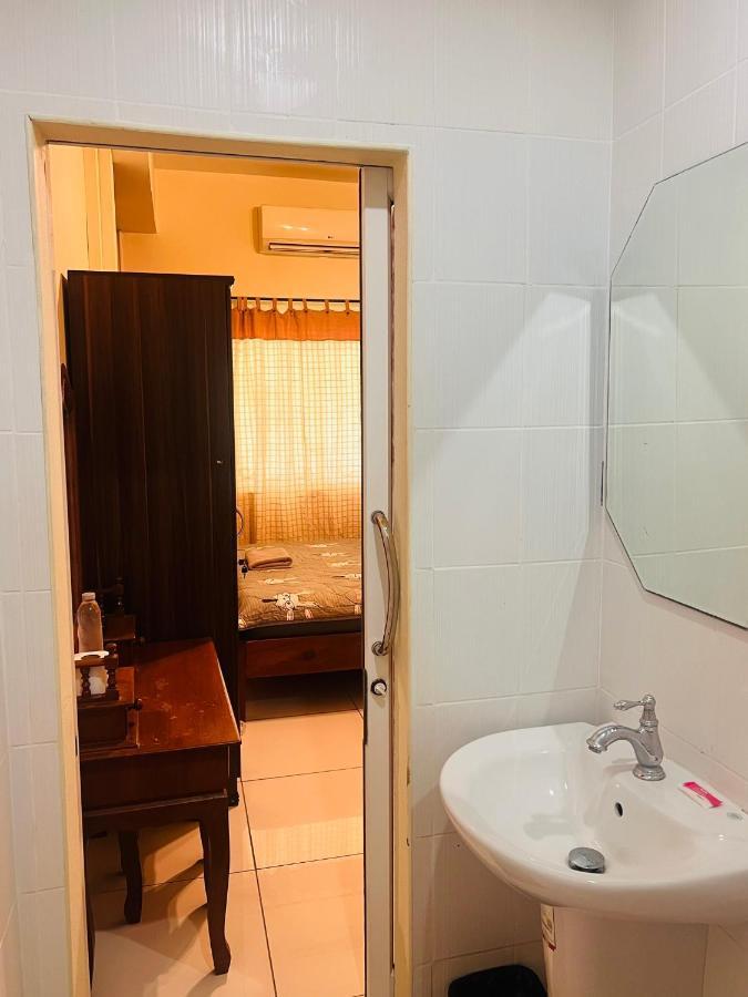 Aekkalukthai Hostel رايونغ المظهر الخارجي الصورة